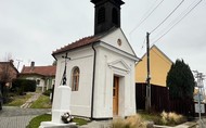 Oprava kapličky v Mouchnici